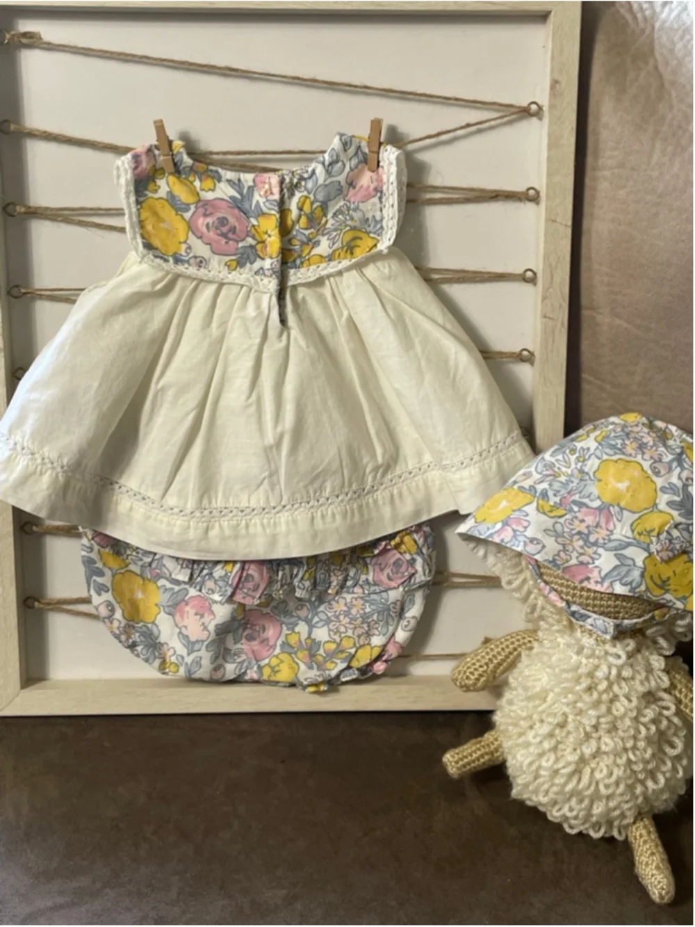 Girls Rachel Zoe 3 piece Floral ruffle butt bloomer 12 Months with Hat